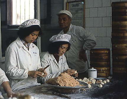 Préparation de raviolis de Shanghai