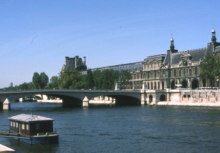 Paris, la Seine - le Louvre