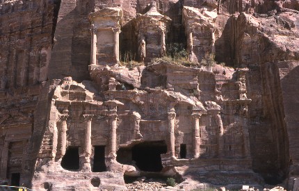 P&eacute;tra, tombeau corinthien