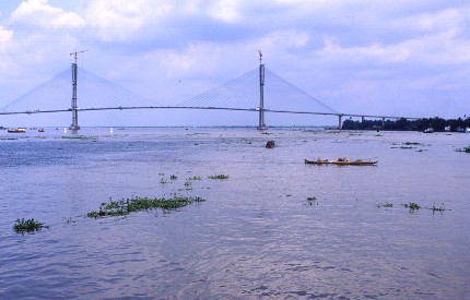 Delta du M&eacute;kong: pont sur le M&eacute;kong